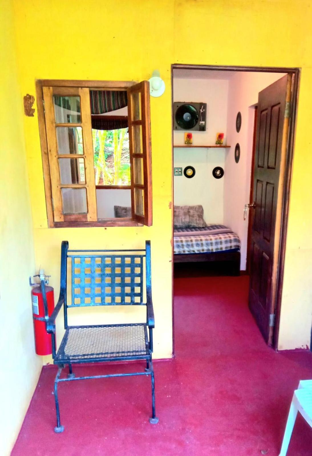 La Familia Guest House And Natural Farm بورت أنطونيو المظهر الخارجي الصورة